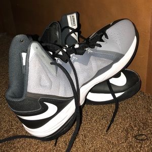 Nike Basketball Shoes!!!!! (MOVING SALE)!!!